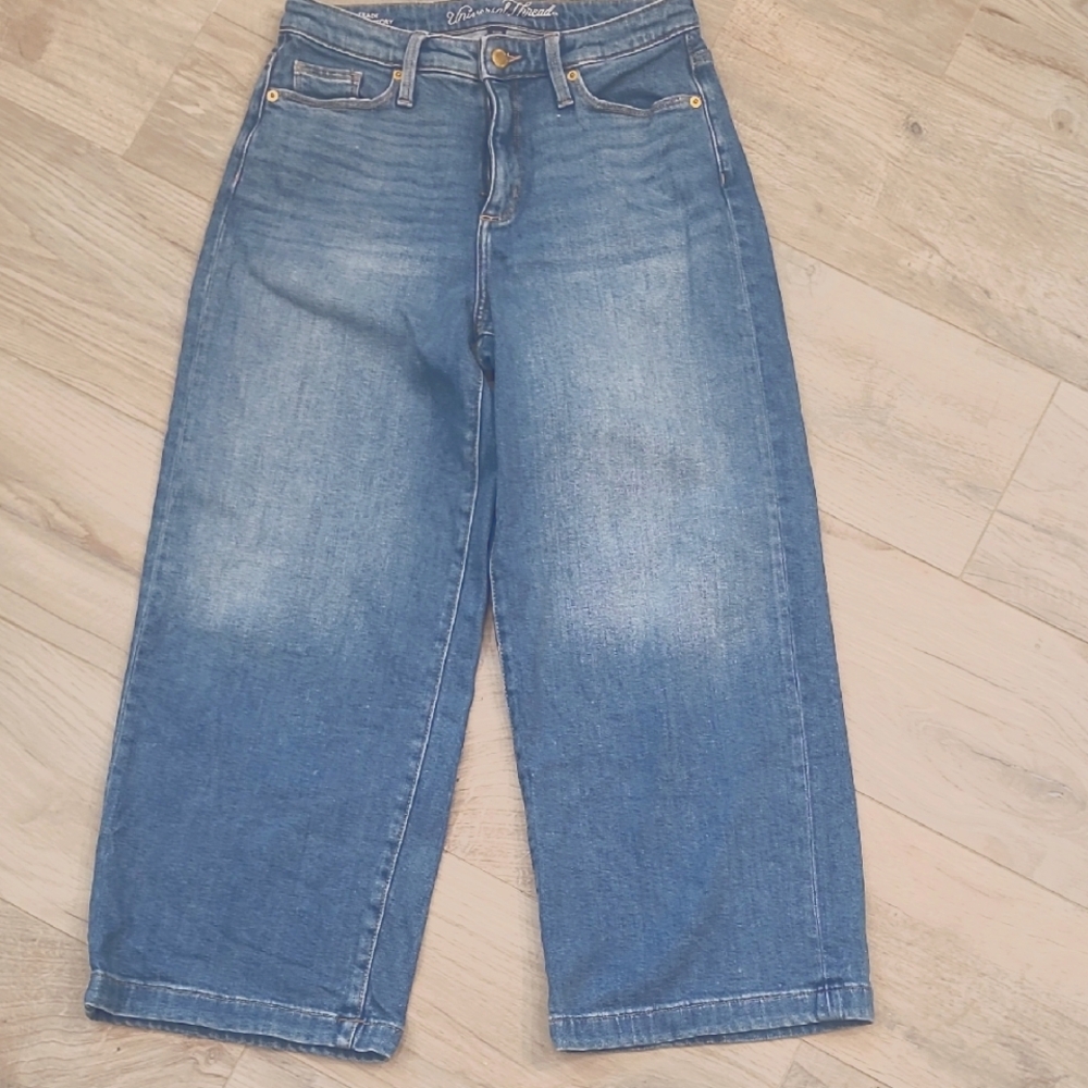 Universal Thread 6/28R Crop Jeans